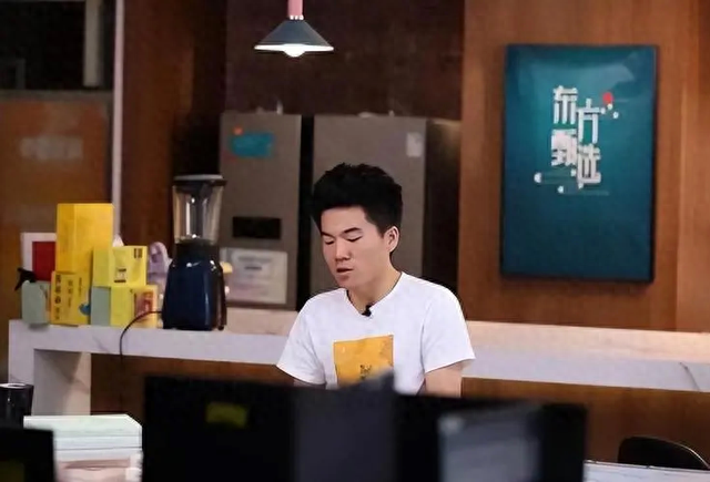 董宇辉：读书，就是交贵人-1.jpg
