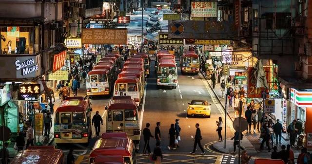 深圳，快把香港逼疯了……-1.jpg