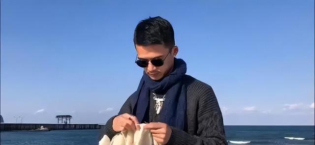 汕头85后小伙，靠织毛衣两登央视，一件毛衣卖9899元，年入500万-11.jpg