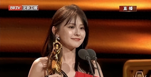 内娱又多了一个娃，38岁女视后“去父留子”，做的比张碧晨还要狠-2.jpg