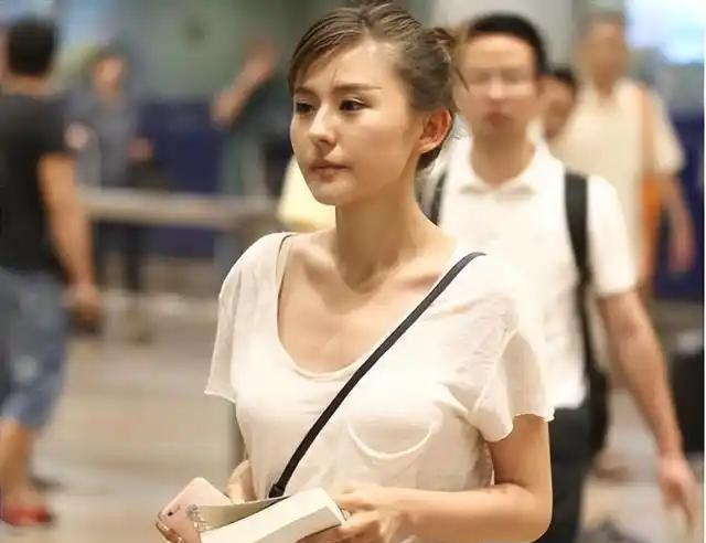 内娱又多了一个娃，38岁女视后“去父留子”，做的比张碧晨还要狠-8.jpg