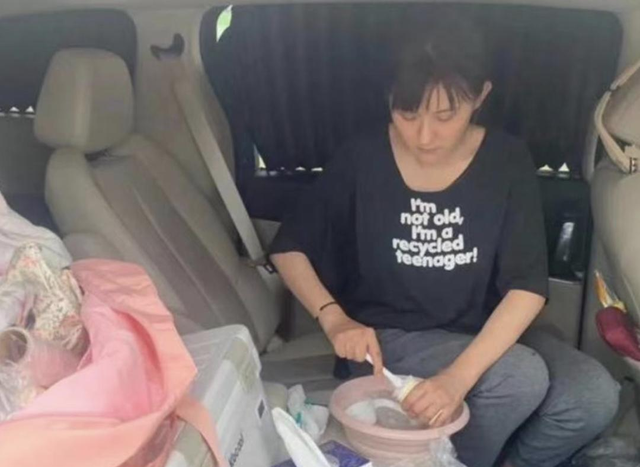内娱又多了一个娃，38岁女视后“去父留子”，做的比张碧晨还要狠-14.jpg