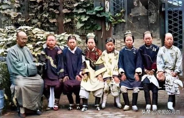 12张难得一见清末后宫妃嫔合照，青楼名妓真美，渔家女子很漂亮-5.jpg