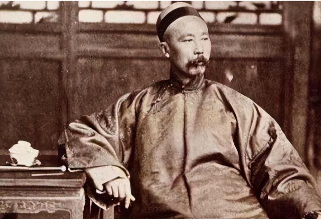 哥哥穷得娶不起，妹妹丑得嫁不出，两人凑合生下一儿子威震天下-2.jpg