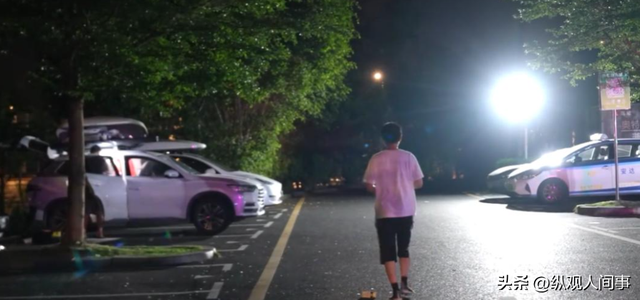 心酸！41岁程序员深圳公园住3年蹭公厕洗漱，600公里外老家很豪华-2.jpg
