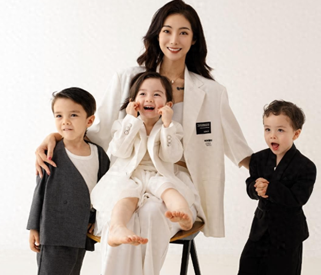 “买英国精子生3娃”的山东女人，7年后现状曝光：她后悔了吗？-22.jpg