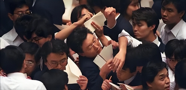 中美日存款过百万人数断崖：美790万名，日399万名，中国差距太大-8.jpg