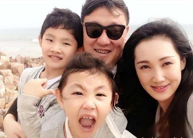 曝韩磊出轨后续！妻子发声，曝韩磊出轨4个女歌手，有私生子-3.jpg