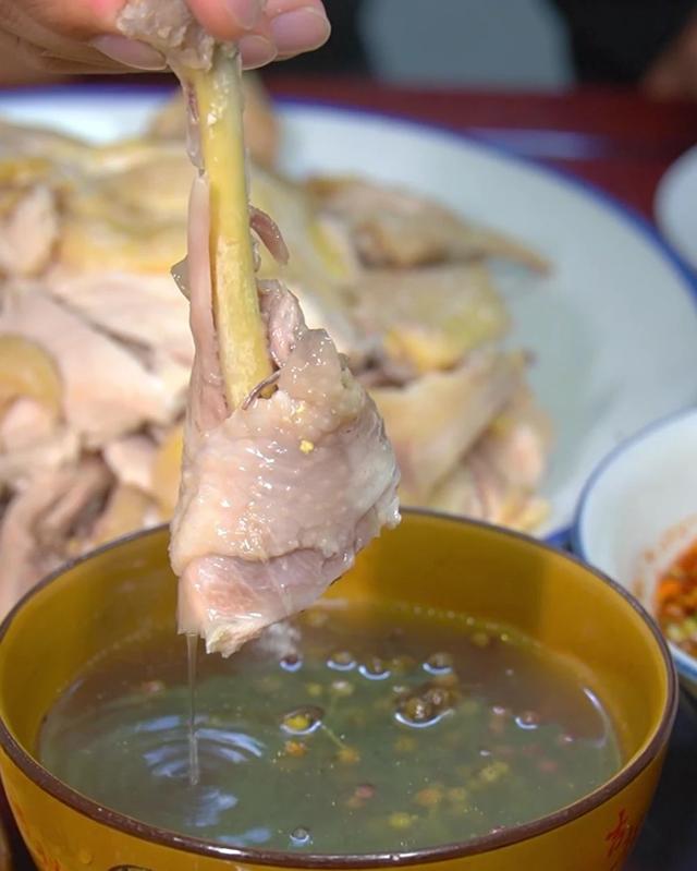 昆明8家能征服米其林评委的小馆子，食材很恶心，味道很土匪-10.jpg