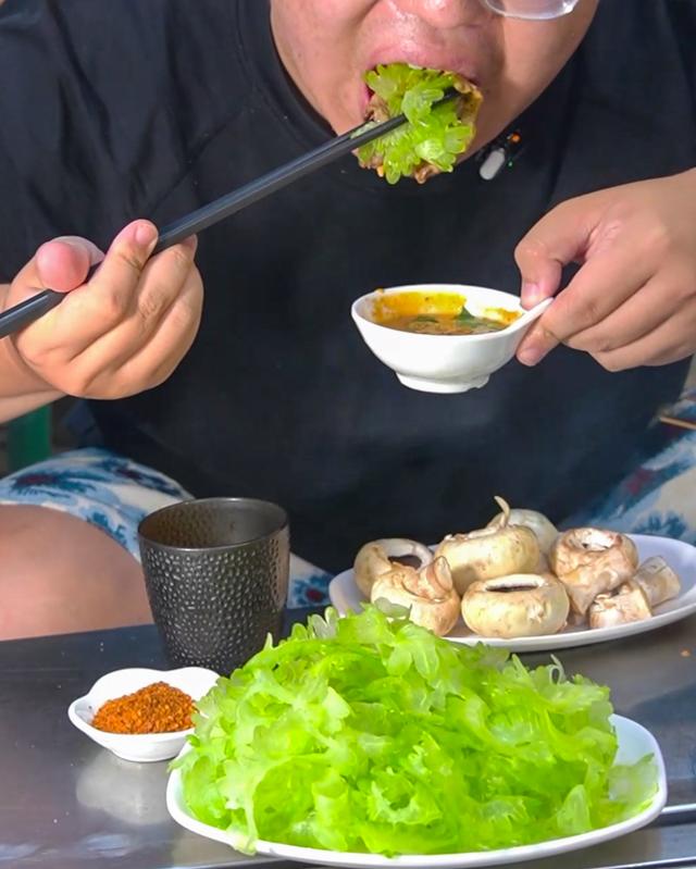 昆明8家能征服米其林评委的小馆子，食材很恶心，味道很土匪-25.jpg