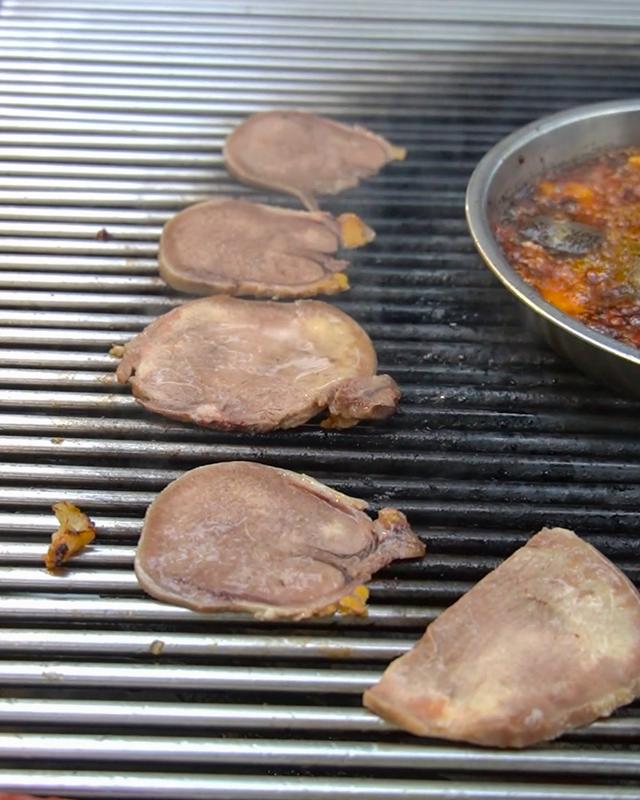 昆明8家能征服米其林评委的小馆子，食材很恶心，味道很土匪-26.jpg
