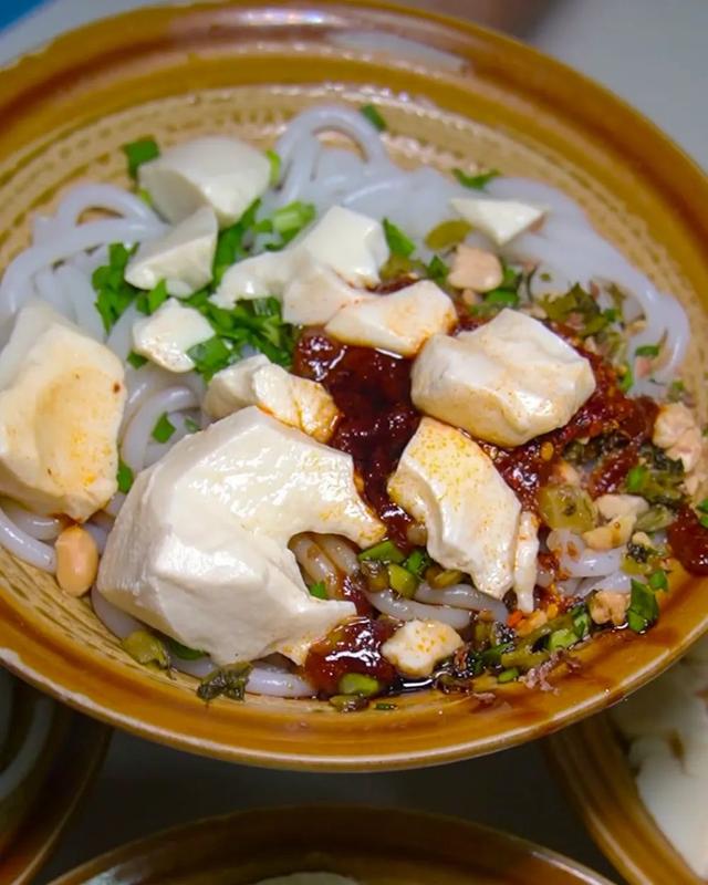 昆明8家能征服米其林评委的小馆子，食材很恶心，味道很土匪-52.jpg
