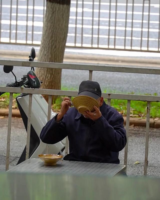 昆明8家能征服米其林评委的小馆子，食材很恶心，味道很土匪-54.jpg