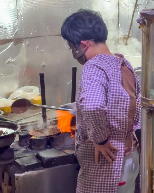 昆明8家能征服米其林评委的小馆子，食材很恶心，味道很土匪-58.jpg