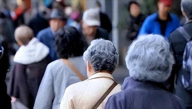 中国将迎来 “死亡高峰期”：一代人集体老去，人口天平彻底倾斜-6.jpg