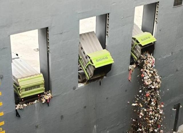 深圳重挖 110 米垃圾山，把欧美看呆了：中国已经陷入“垃圾荒”了-3.jpg