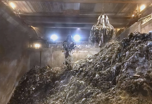 深圳重挖 110 米垃圾山，把欧美看呆了：中国已经陷入“垃圾荒”了-11.jpg