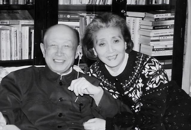 钱学森36岁还未婚，妹妹钱学英帮他相亲，他却说：要不你嫁给我吧-3.jpg