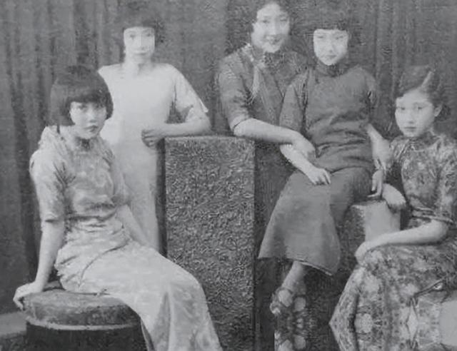 钱学森36岁还未婚，妹妹钱学英帮他相亲，他却说：要不你嫁给我吧-1.jpg