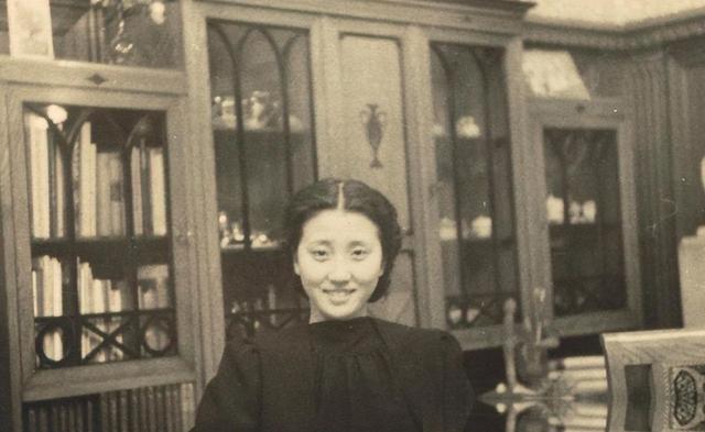 钱学森36岁还未婚，妹妹钱学英帮他相亲，他却说：要不你嫁给我吧-9.jpg