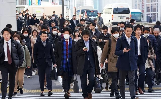 日本债市崩了！三十年来最猛抛售！全球最大债务还能撑多久？-8.jpg