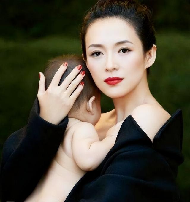 别让她跑了？章子怡套现3亿登上热搜不到24小时，恶心的一幕出现-4.jpg