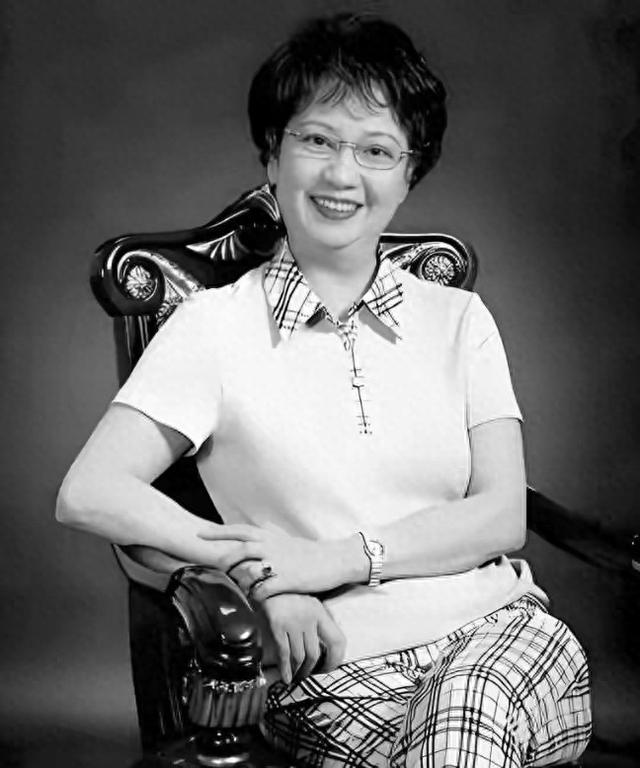 越闹越大！李维康去世仅1天，私生活被扒底朝天，女儿也被牵连-1.jpg