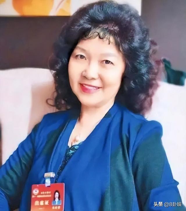 疫苗女王儿媳多奢靡？24万车漆配私人飞机，6.3亿追债上门！-12.jpg