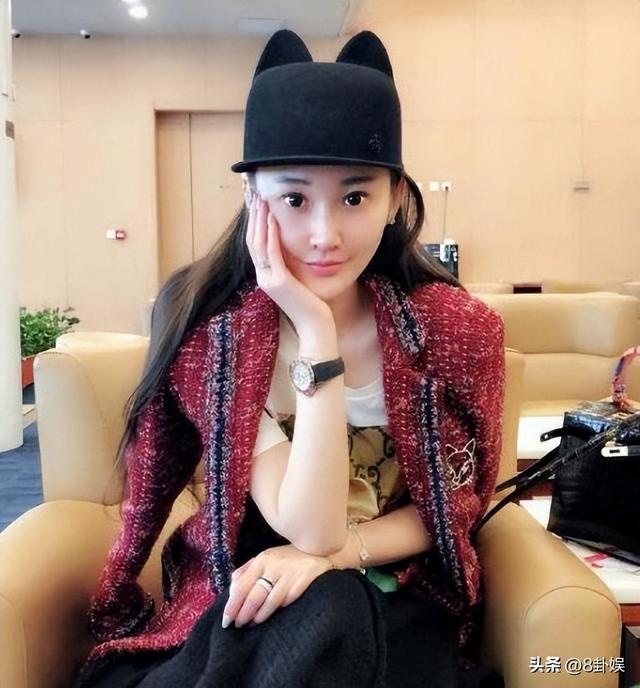 疫苗女王儿媳多奢靡？24万车漆配私人飞机，6.3亿追债上门！-14.jpg