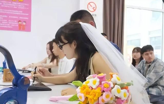 一夫一妻制即将“退场”？几年后，这3种婚恋模式或可能席卷全国-4.jpg
