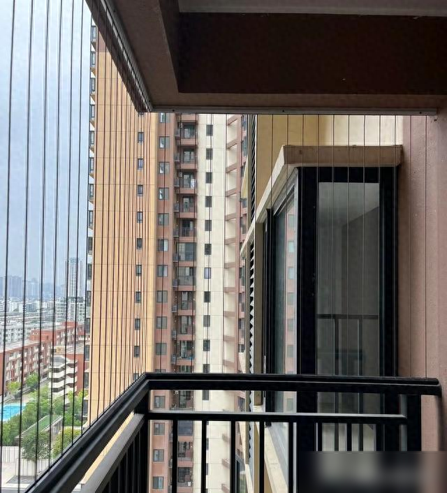 越来越多人不装“鸟笼式”防盗窗！学学北京人的做法，好看又好用-1.jpg